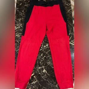 Athletic Boys jogging pants nice warm material. Size xl 14/16